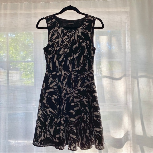 Express Dresses & Skirts - Express • Black & White Lined Cocktail Dress • 4
